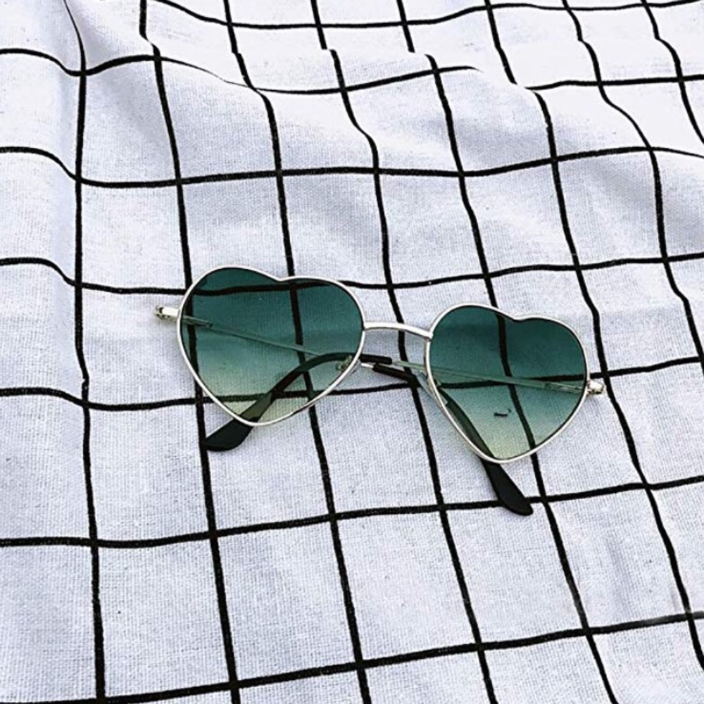 Heart shape gradient lens sunglasses - Picture 2 of 2